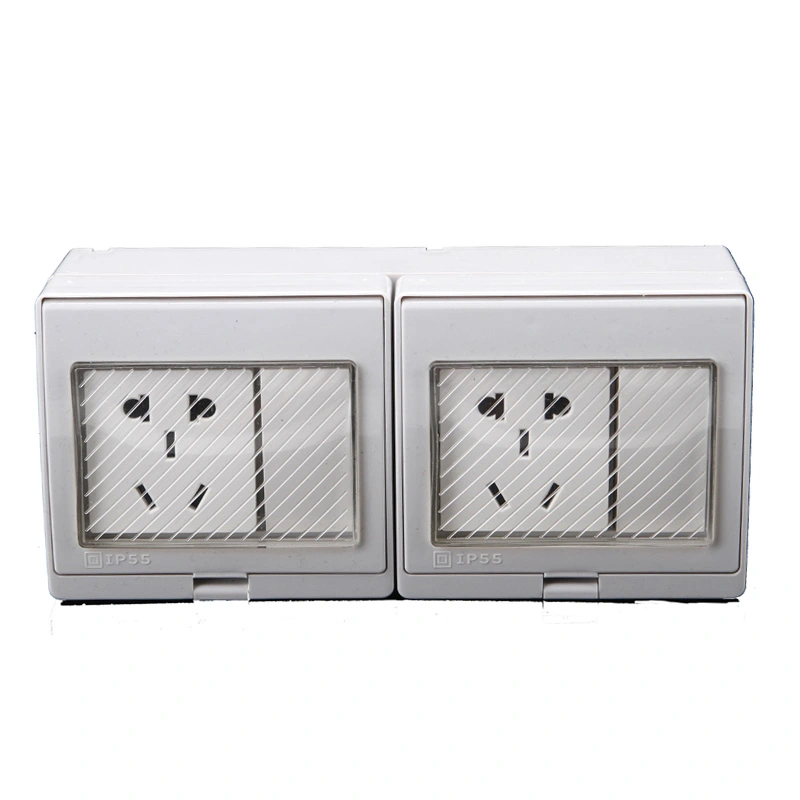 အိမ်အတွက် Switch ပါရှိသော IP55 စီးရီး 5 Pin Multifunction Wall Socket